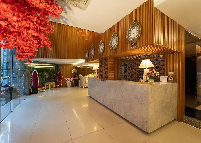 The White Hotel 8A Thai Van Lung